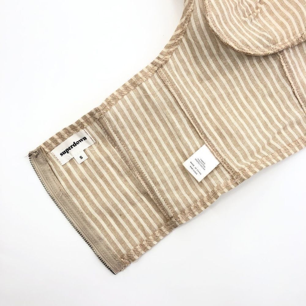 superdown Rudy Halter Top in Beige & White Small - Picture 6 of 11